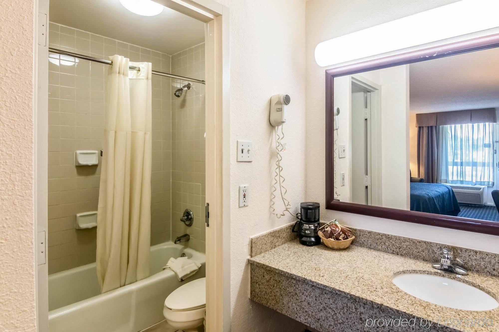 Texas Inn & Suites Ντέντον Εξωτερικό φωτογραφία